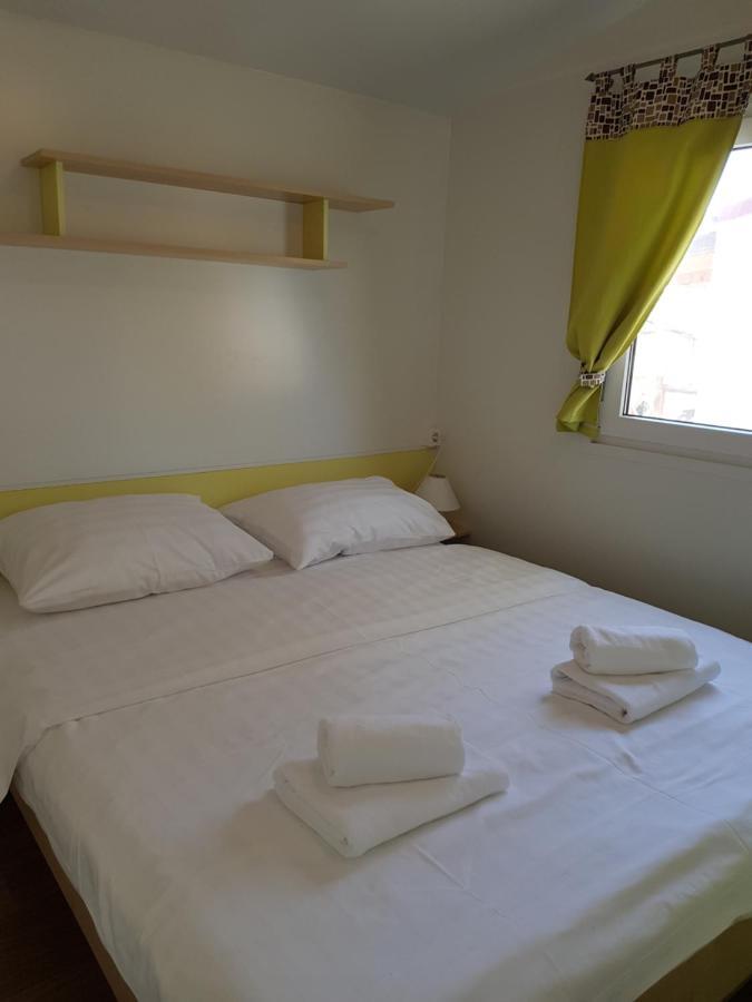 Naturist Mobile Homes Eden In Fkk Ulika Poreč Extérieur photo