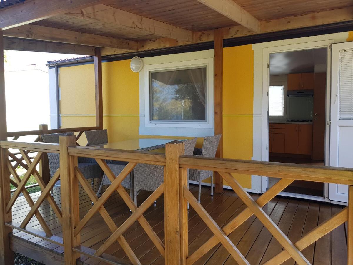 Naturist Mobile Homes Eden In Fkk Ulika Poreč Extérieur photo