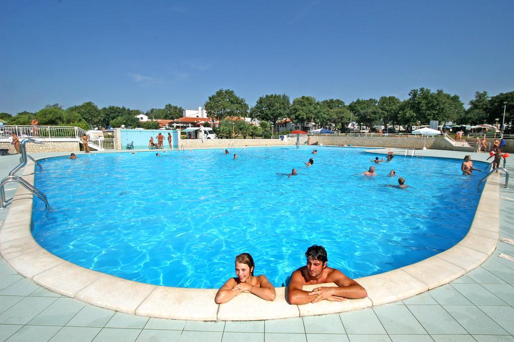 Naturist Mobile Homes Eden In Fkk Ulika Poreč Extérieur photo