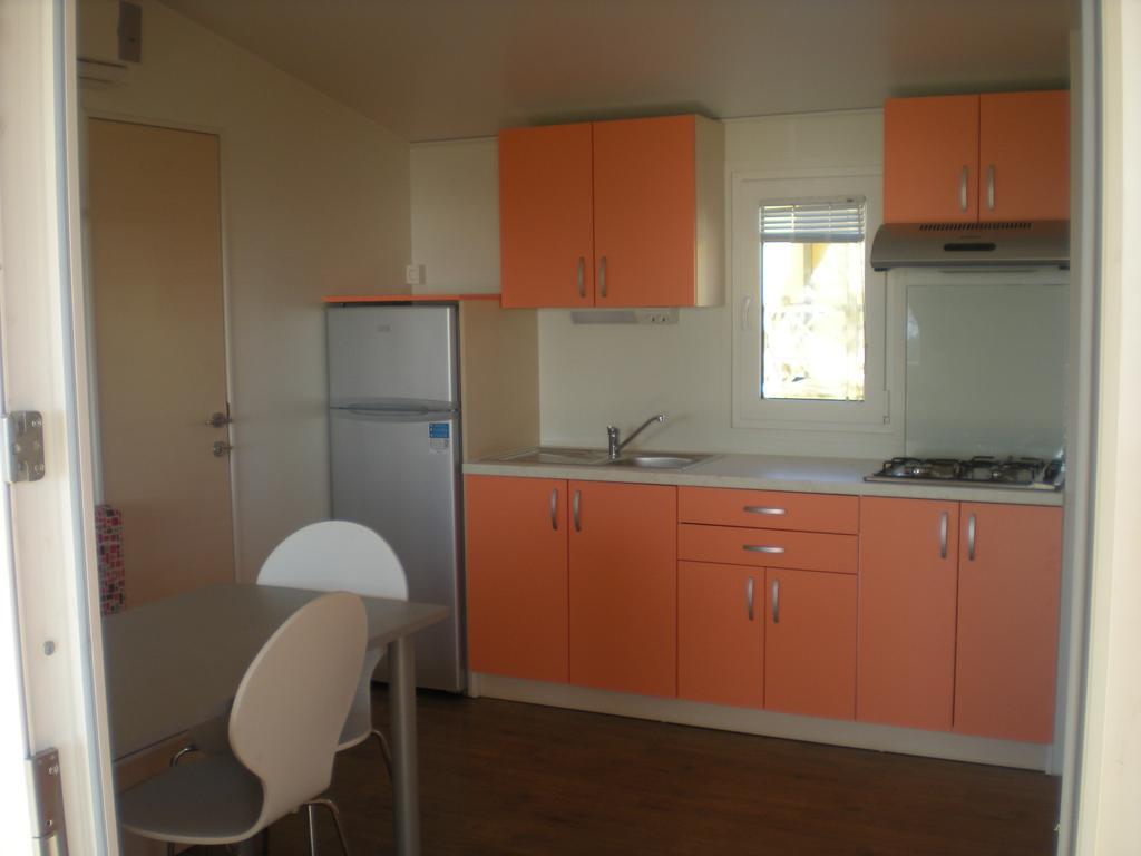Naturist Mobile Homes Eden In Fkk Ulika Poreč Chambre photo